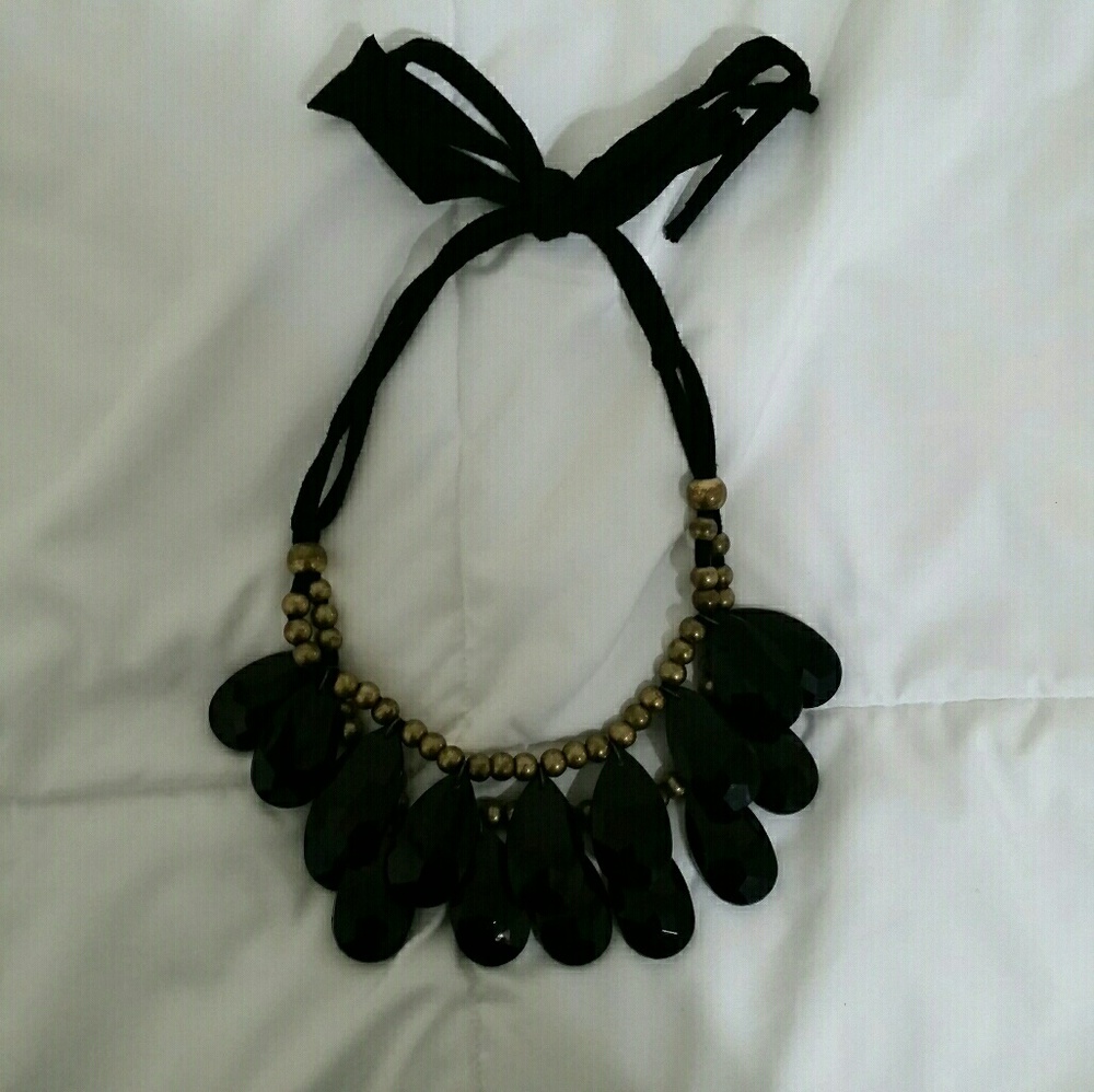 Two layer black beaded streatch necklace